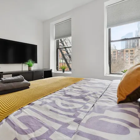 Prime Manhattan Location Family Friendly 2Br-3